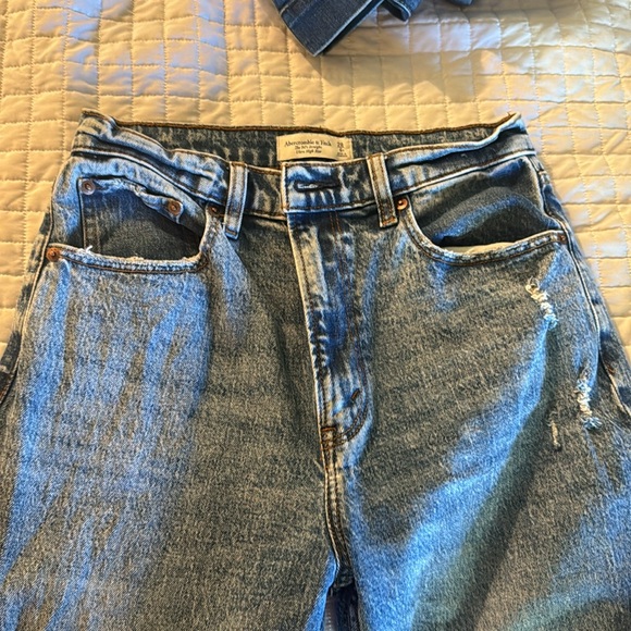 Abercrombie and Fitch 90s Straight ultra high-rise - Picture 2 of 5